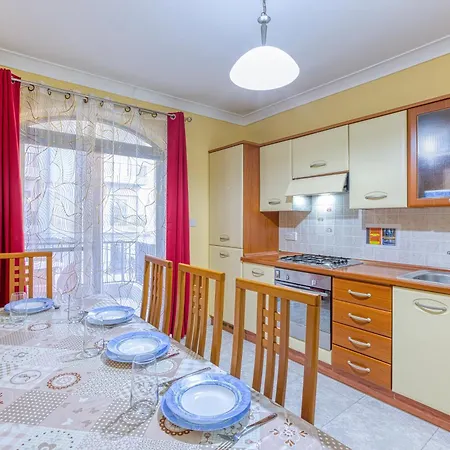 A Colourful 3br Home, With Smart Tv & Balcony By 360 Estates Daire St. Paul's Bay