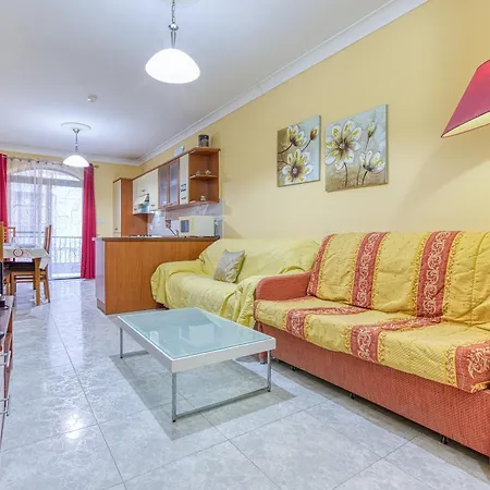A Colourful 3br Home, With Smart Tv & Balcony By 360 Estates Daire St. Paul's Bay