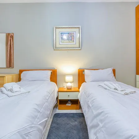 A Colourful 3br Home, With Smart Tv & Balcony By 360 Estates Daire St. Paul's Bay