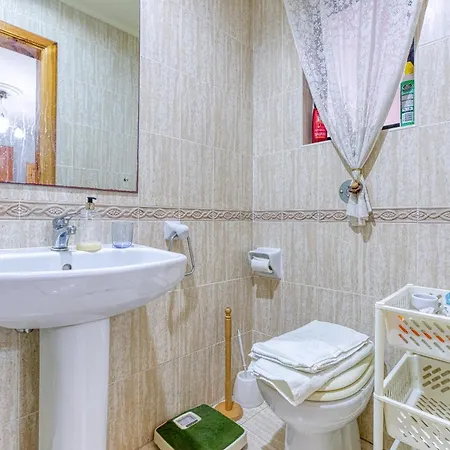 Daire A Colourful 3br Home, With Smart Tv & Balcony By 360 Estates