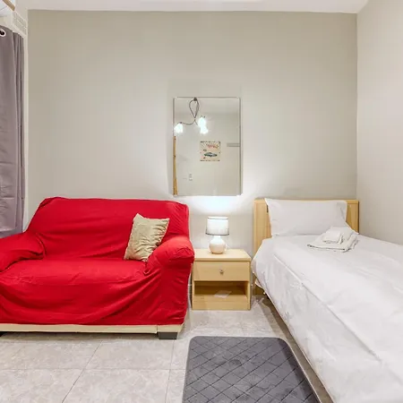 A Colourful 3br Home, With Smart Tv & Balcony By 360 Estates