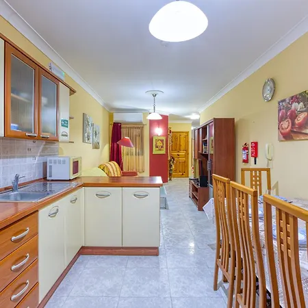 A Colourful 3br Home, With Smart Tv & Balcony By 360 Estates