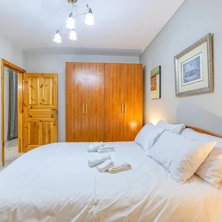 A Colourful 3br Home, With Smart Tv & Balcony By 360 Estates Apartment *