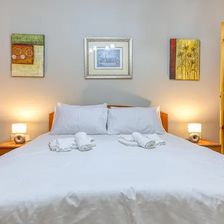 A Colourful 3br Home, With Smart Tv & Balcony By 360 Estates St. Paul's Bay