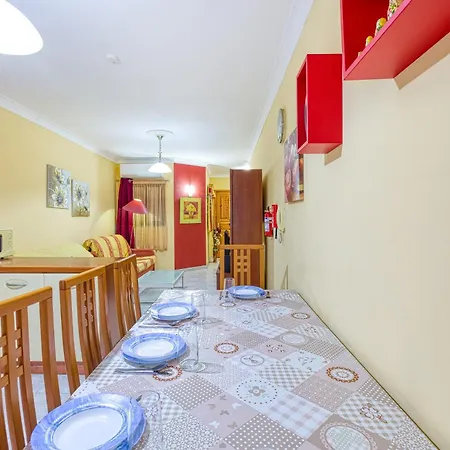 A Colourful 3br Home, With Smart Tv & Balcony By 360 Estates