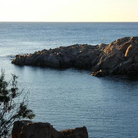 Apartamento A Colourful 3br Home, With Smart Tv & Balcony By 360 Estates